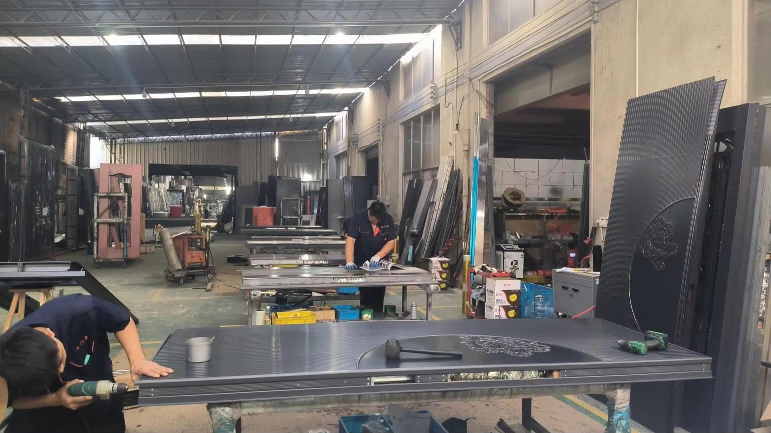 Aluminum Gate Manufacturers - Manufacturing Process Images