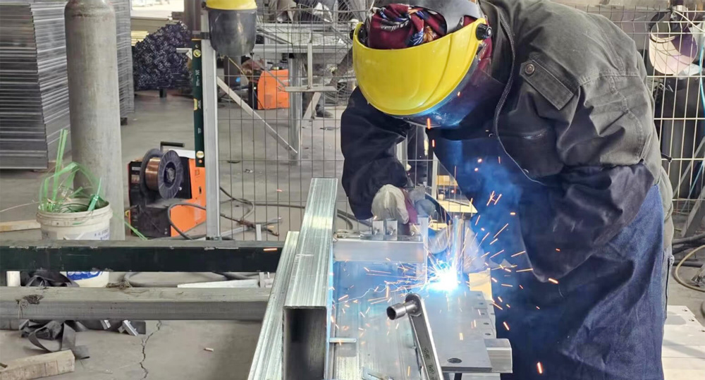 Huaye Leading Auto Gate Manufacturer Production Process