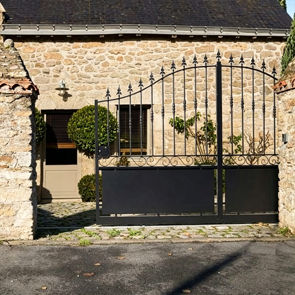 Custom metal entry gates manufacturers Product images