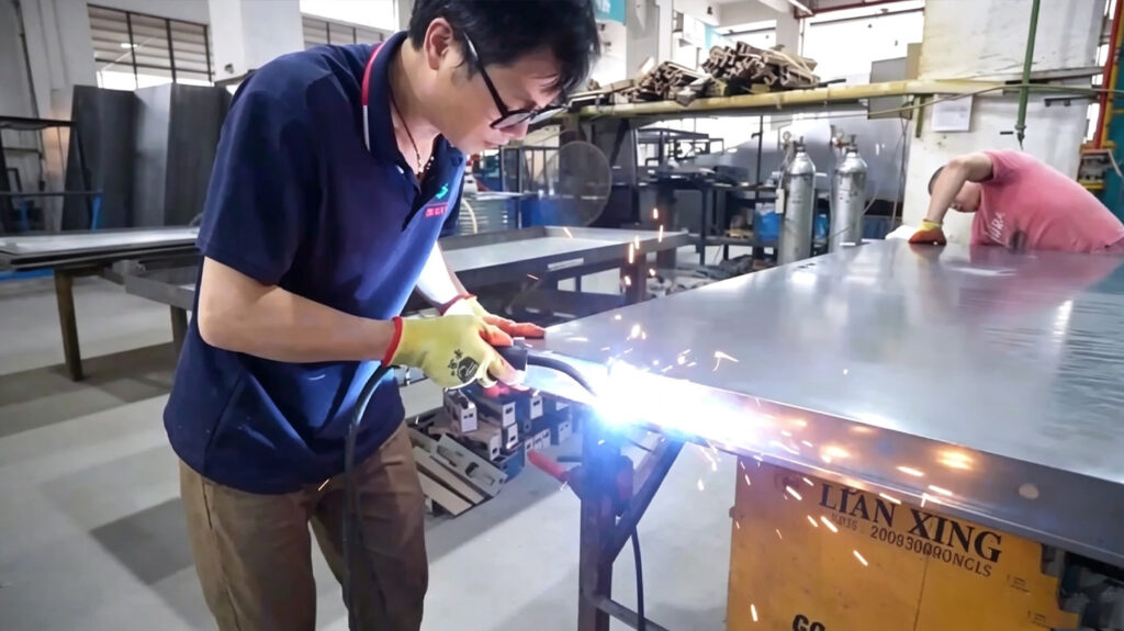 Huaye Custom Aluminum Electric Gate Manufacturers Precision Manufacturing
